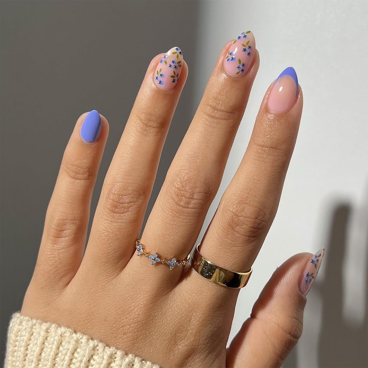 Summer French Press On Nails Short Almond, Cute Nude Pink Fake Nails with White French Tip & Brown Dot Detail, Glossy Gel Acrylic Stick On Nails, Perfect for Daily Wear & Gifts, New Packaging, 32PCS
